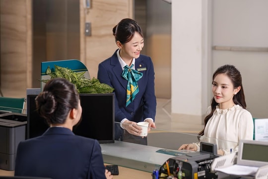 Vì sao cắt giảm nhân sự lại là chiến lược sống còn của nhiều ngân hàng?