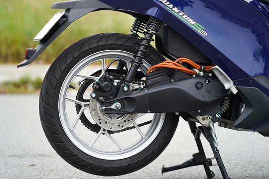 Trải nghiệm mẫu xe điện “mạnh như mô tô” chỉ hơn 30 triệu: Chạy 200 km, sạc nhanh 2,5 giờ, công nghệ đầy mình