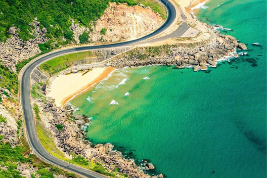 Thủ tướng chỉ đạo đẩy nhanh tiến độ xây dựng hệ thống đường bộ ven biển