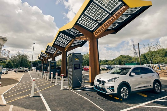 "Nóng" với gói trợ giá 23.000 nghìn tỷ, người dân quốc gia này sẽ mua xe điện dễ dàng hơn