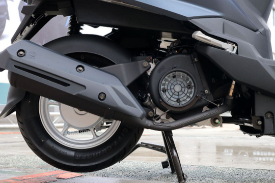 Hé lộ chiếc xe xăng lai điện khiến thị trường "bùng nổ": Chỉ 1,5 lít/100 km, giá chỉ ngang xe số