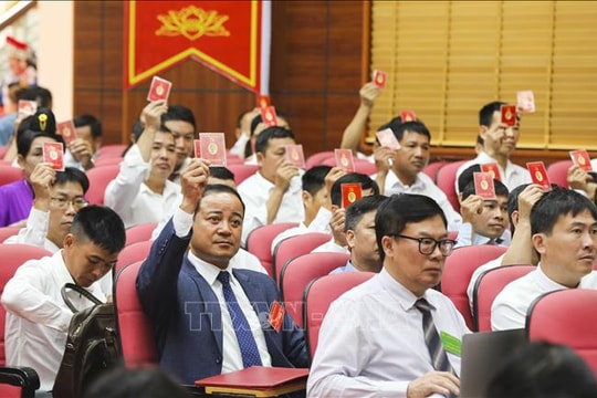 Ban Bí thư yêu cầu đổi Thẻ đảng viên trong toàn Đảng