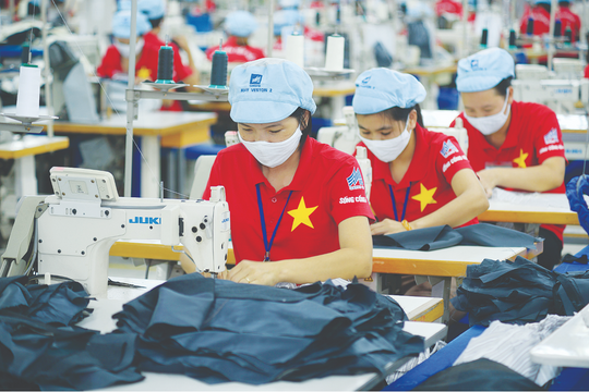 Cú chạy nước rút giúp nhiều doanh nghiệp dệt may lãi đột biến, nửa cuối năm vẫn còn nhiều ẩn số