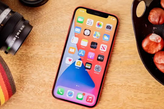 iPhone rẻ nhất Việt Nam lộ diện: Fullbox dưới 8 triệu, tính năng không hề lỗi thời