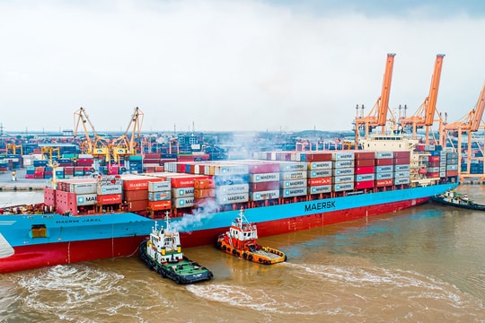 Dự án 7.000 tỷ chính thức đón tàu 165.000 DWT, cảng biển lớn nhất miền Bắc thêm bận rộn