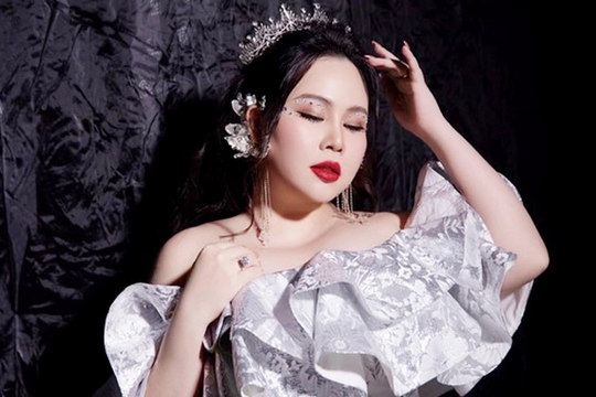 Sao nữ lấy chồng Tây được chiều hết mức: Ở biệt thự, bộ sưu tập túi hiệu tiền tỷ khiến fan hoa mắt