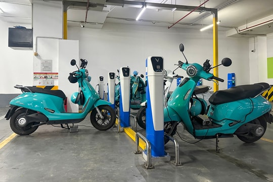 Xe điện có thể sạc bằng năng lượng tái tạo ngay tại chỗ, lời giải cho bài toán chi phí?