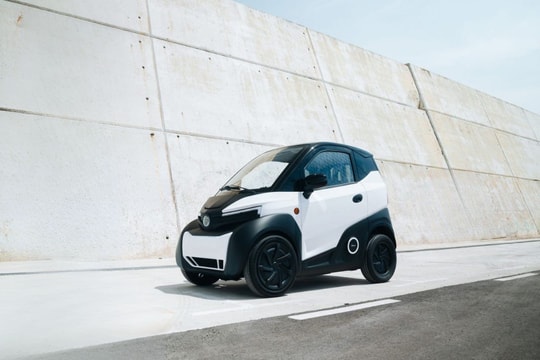 Lộ diện xe điện 2 chỗ "bé hạt tiêu": Giá dự kiến chỉ nhỉnh hơn 200 triệu, sạc một lần chạy cả tuần