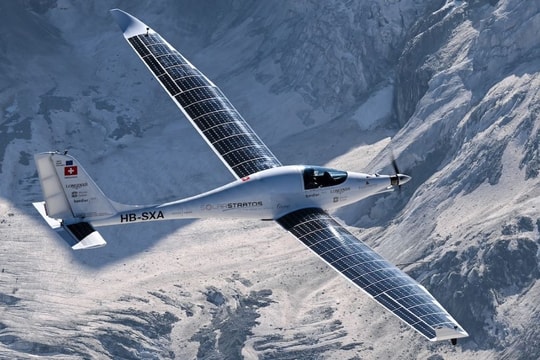 Máy bay năng lượng mặt trời lập kỷ lục độ cao mới