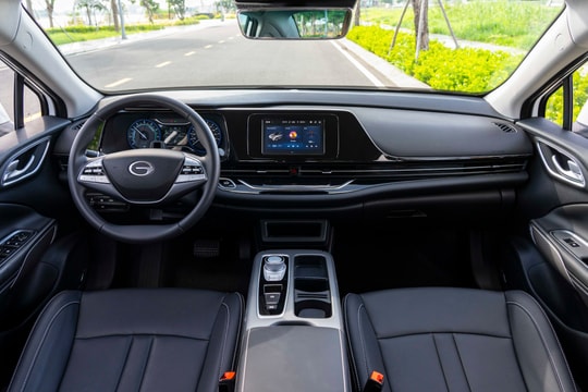 Trải nghiệm thực tế mẫu xe điện “giá ngang sedan cỡ C”: Thiết kế mềm mại, khoang lái rộng, pin 442 km