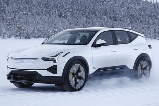 Chiếc xe điện lập kỷ lục chạy quãng đường gần 1000 km chỉ với một lần sạc, pin về 0% vẫn chạy thêm được 12km