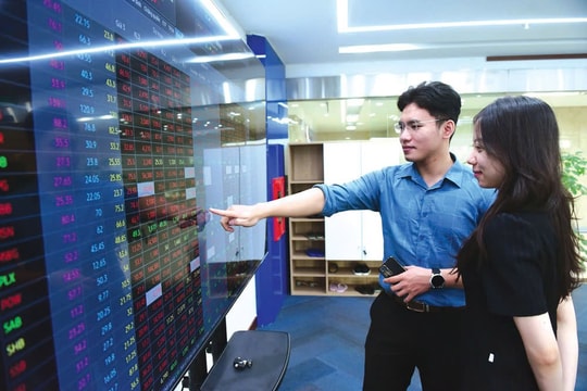 Chứng khoán sáng đầu tuần thuận lợi, cổ phiếu midcap và penny bùng nổ