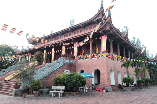 Một ngôi chùa cổ hơn 1.000 năm tuổi, chỉ cách Hà Nội vài chục km: Đẹp bề thế, thanh tịnh và lưu giữ nhiều sắc phong quý giá