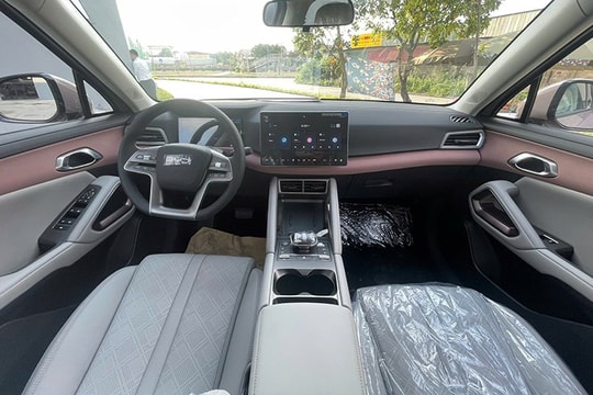 Trải nghiệm xe điện giá tầm trung “bốc như SUV tiền tỷ : Thiết kế đẹp, pin 380 km, lái bốc 174 mã lực