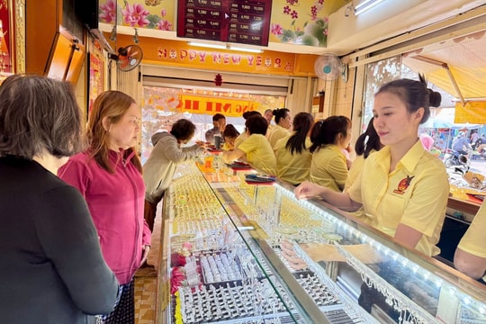 Dự báo giá vàng ngày mai 20/8: Chững lại vì áp lực chốt lời