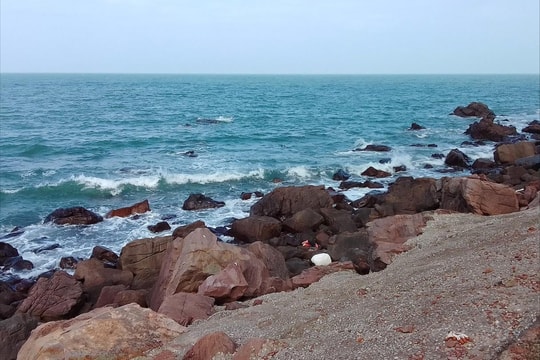 Một bãi biển hoang sơ được ví như Nha Trang, đẹp nao lòng chỉ cách Hà Nội vài trăm km