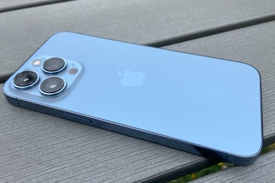 iPhone 13 Pro giá rẻ như Android tầm trung, vẫn mạnh mẽ hơn cả model vừa ra mắt