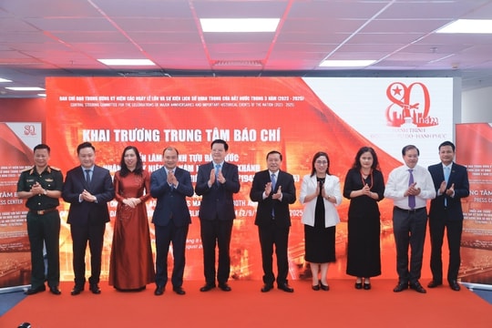 Khai trương Trung tâm Báo chí phục vụ Triển lãm kỷ niệm 80 năm Quốc khánh