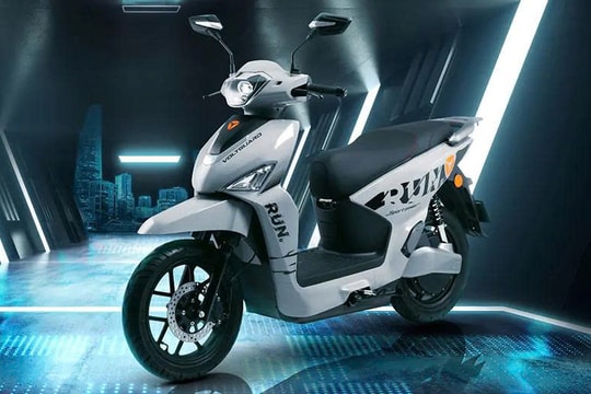 Bất ngờ khi trải nghiệm mẫu xe điện “chuẩn Vision”: Thiết kế thể thao, tốc độ 76 km/h, pin bền tới 5 năm