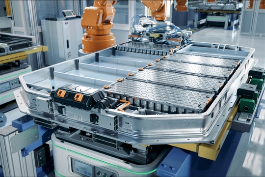 Công nghệ pin sắp "xóa sổ" hoàn toàn nỗi lo cháy nổ và hết pin giữa đường