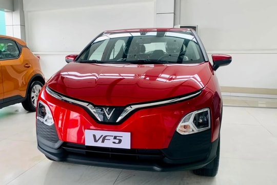 VinFast hợp tác ngân hàng lớn, hỗ trợ tài chính lên đến 100% cho người mua xe điện