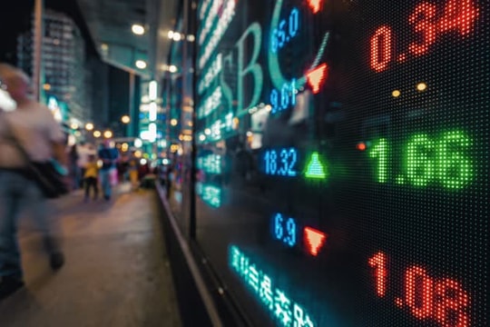 Bị khối ngoại bán ròng 1.700 tỷ đồng, một cổ phiếu ngân hàng vẫn tăng tới 15%