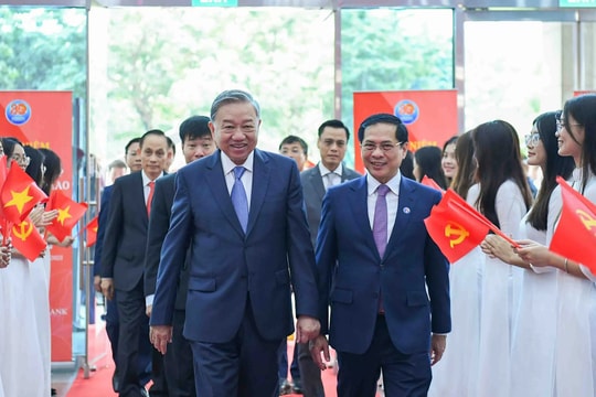 Tổng Bí thư Tô Lâm: Ngoại giao thắp sáng niềm tin về một thế giới hòa bình, hợp tác và phát triển