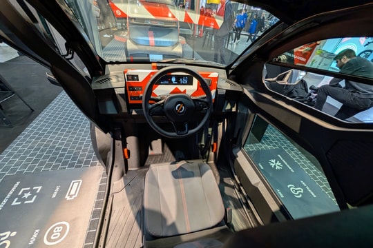 Độc đáo với mẫu xe điện giá rẻ của tương lai, sạc cực nhanh, đi trong phố vô cùng dễ dàng