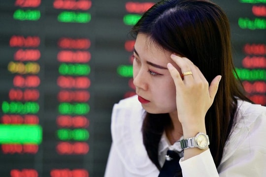 Nhà đầu tư có ý định giao dịch 3 cổ phiếu này cần hết sức chú ý