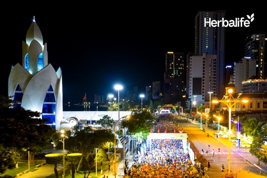 Herbalife Việt Nam đồng hành cùng giải chạy VnExpress Marathon Nha Trang năm thứ tư liên tiếp để khuyến khích tập luyện thể dục thể thao thường xuyên
