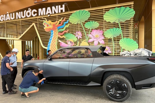 Bán tải điện đầu tiên của VinFast tái xuất tại khu vực triển lãm “Mãnh Liệt Tinh Thần Việt Nam”