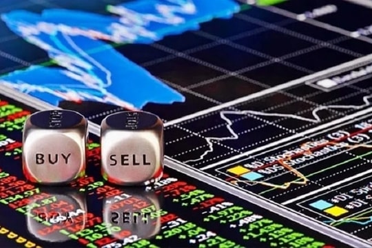 Tâm điểm dòng tiền hôm nay 28/8: Dòng tiền cần tích lũy, midcap và chứng khoán có thể giữ nhịp