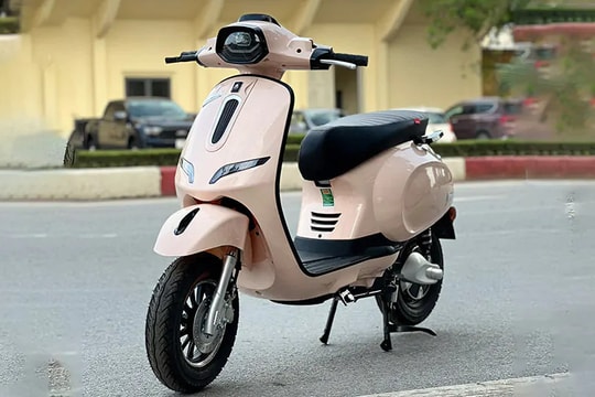 Lái thử mẫu xe điện “tiểu Vespa”: Sang trọng, động cơ bốc, giá chỉ hơn 18 triệu
