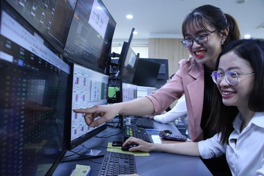 Bùng nổ cổ phiếu tài chính, VN-Index vượt mốc 1.680 điểm