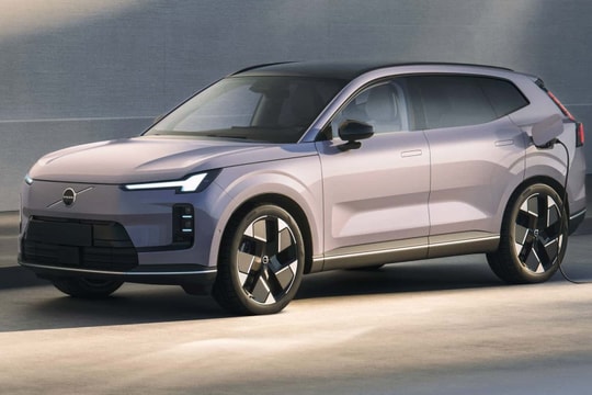 Một chiếc xe điện lai "độc đáo", sạc 1 lần chạy hàng trăm km, đi được cả trong phố lẫn cao tốc