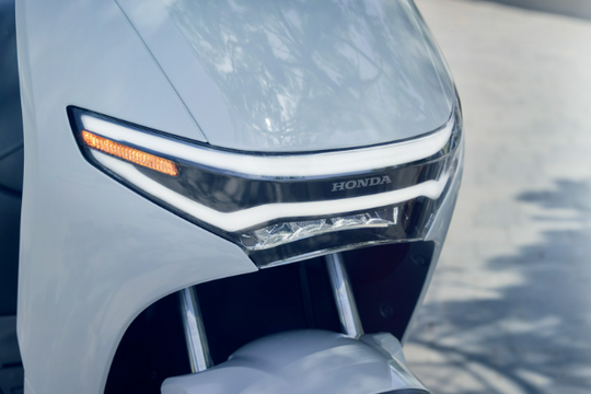 Chỉ hơn 1,4 triệu/tháng sở hữu chiếc xe điện Honda cao cấp chạy 80 km/h, pin tháo rời: Sạc 1 lần chạy cả tuần