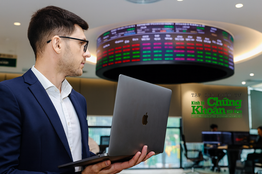 Khối ngoại bán ròng kỷ lục 42.700 tỷ trong tháng 8, FPT và HPG chiếm gần 23%