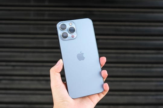 Bảng giá iPhone 13 tháng 9: Giảm mạnh kỷ lục, 13 Pro Max và Pro vẫn giữ sức hút cực lớn