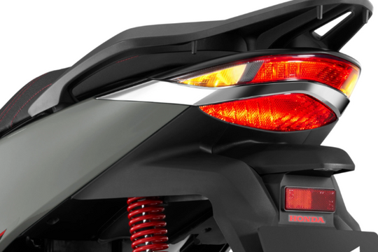 Mẫu xe xăng được mệnh danh là "anh cả" trong làng tay ga: Giảm hơn 20 triệu, quá hời để lên đời