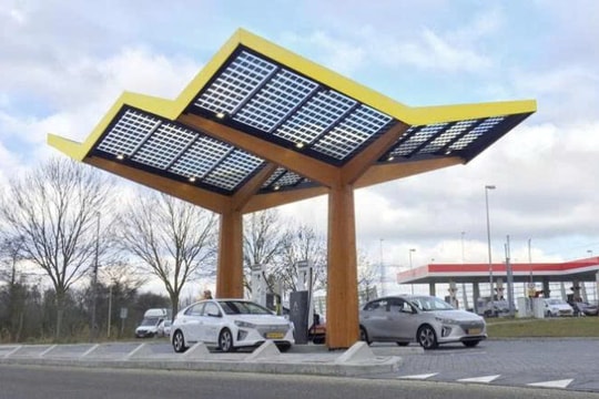 Phủ sóng hơn 200.000 trạm sạc xe điện năm 2025, một chiến lược đã được tính toán trước nhiều bước