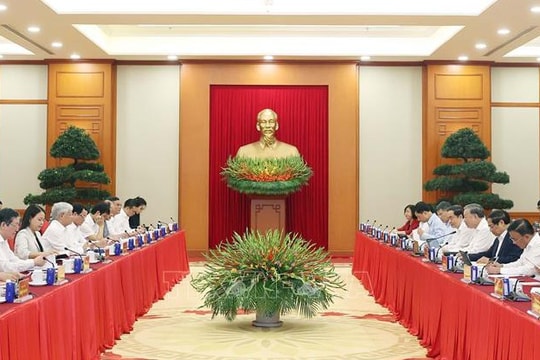 Bộ Chính trị cho ý kiến về công tác chuẩn bị Đại hội Đảng bộ MTTQ, các đoàn thể Trung ương