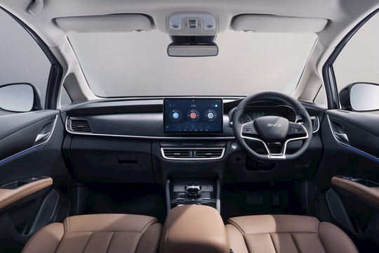 Trải nghiệm mẫu xe điện ‘chuẩn xe sang’ giá chỉ 756 triệu: Rộng rãi hơn Xpander, tiện nghi chẳng kém Innova Cross