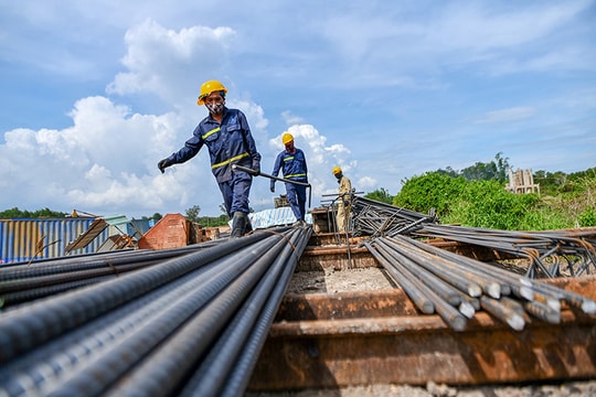 Nương  sóng đầu tư công, đã đến lúc định giá lại Vinaconex (VCG), Đèo Cả (HHV), Fecon (FCN)