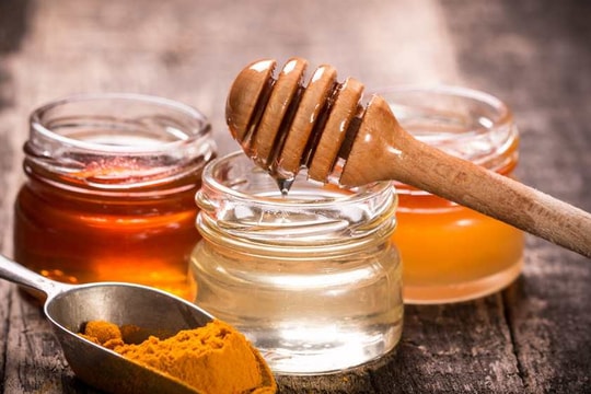 6 nhóm người uống nghệ mật ong chẳng khác nào "rước bệnh"