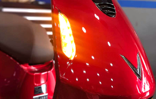 Ngỡ ngàng với chiếc xe điện đẹp như Vespa: Chạy êm 117 km/lần sạc, giá chưa tới 16 triệu