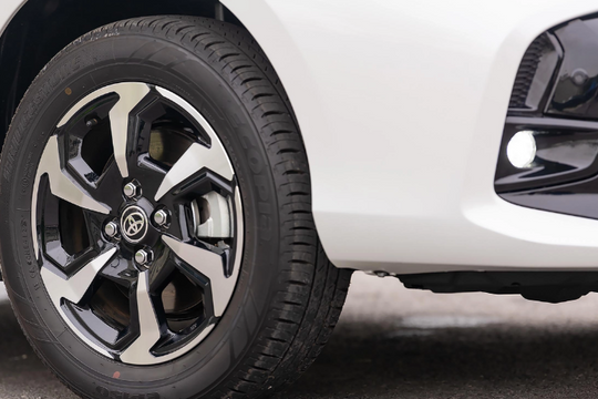 Mẫu xe xăng "quốc dân" hạng B bất ngờ giảm giá sâu đầu tháng 9, khách Việt đổ xô xuống tiền