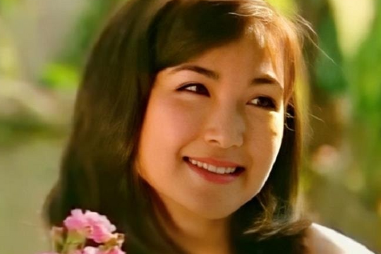 Mỹ nhân Việt sở hữu nhan sắc "nghiêng nước nghiêng thành" khiến netizen ngưỡng mộ: Đời tư kín tiếng và cách dạy con được khen ngợi