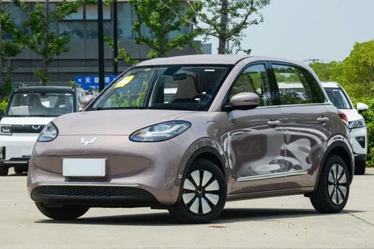 Trải nghiệm mẫu xe "Mini Porsche điện" giá chỉ 349 triệu, pin tới 510 km, tiện nghi đầy đủ như xe sang