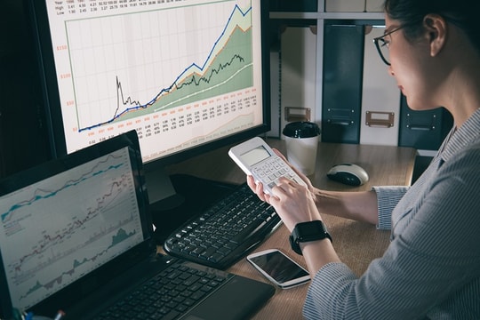 Khối ngoại tiếp tục bán ròng hơn 1.400 tỷ đồng, VPB và VHM chịu áp lực mạnh