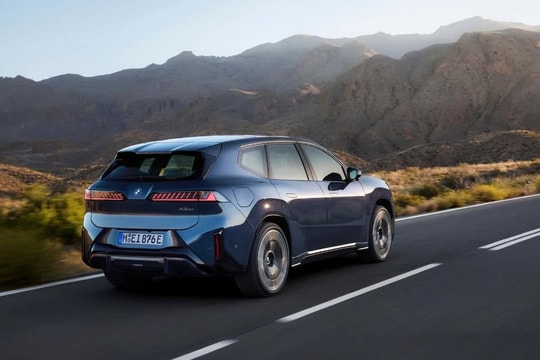 Chiếc xe điện mới gây chú ý với khả năng sạc 10 phút đi thêm gần 370 km